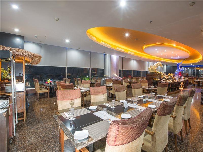 Manhattan Hotel Jakarta Exterior foto