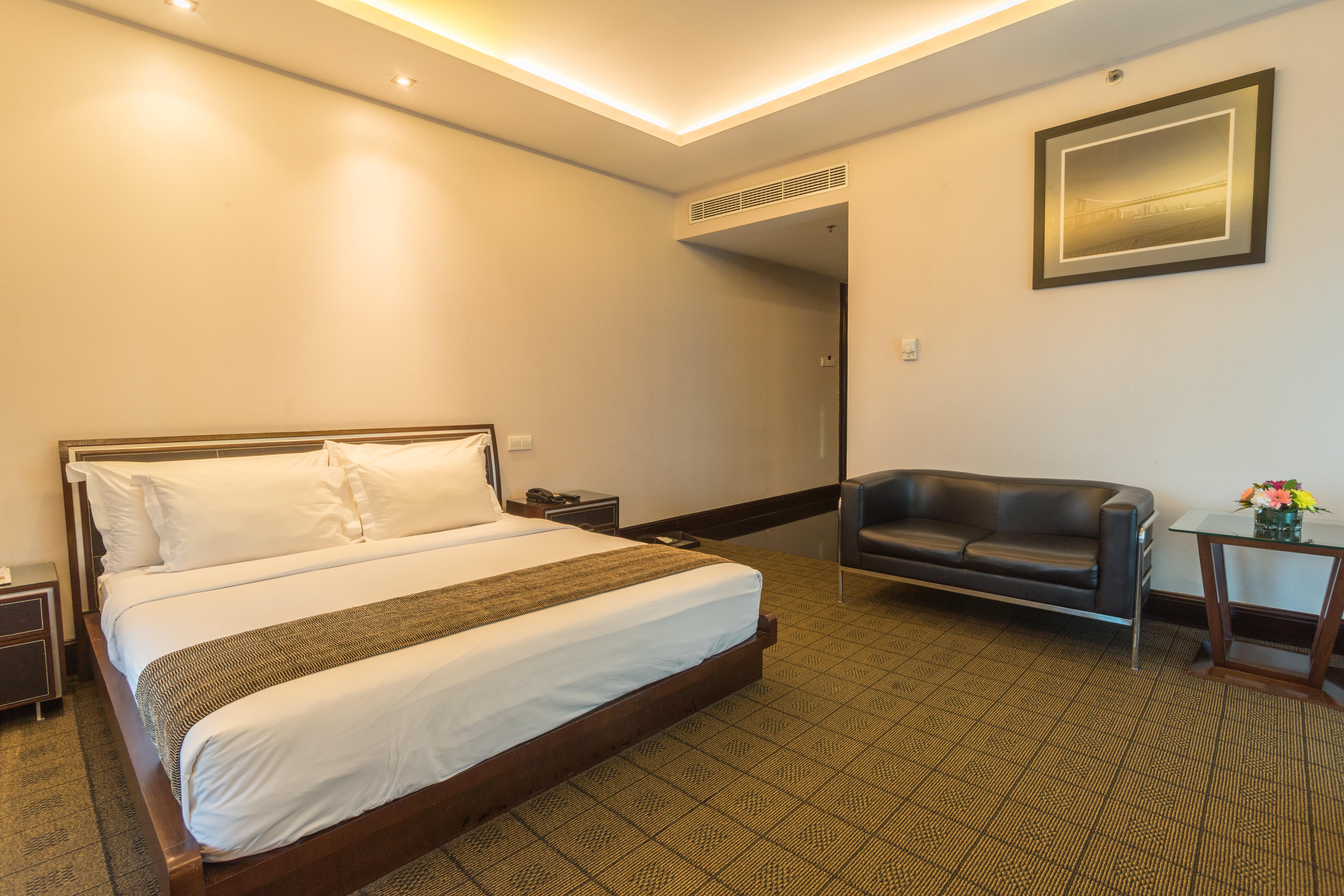 Manhattan Hotel Jakarta Exterior foto
