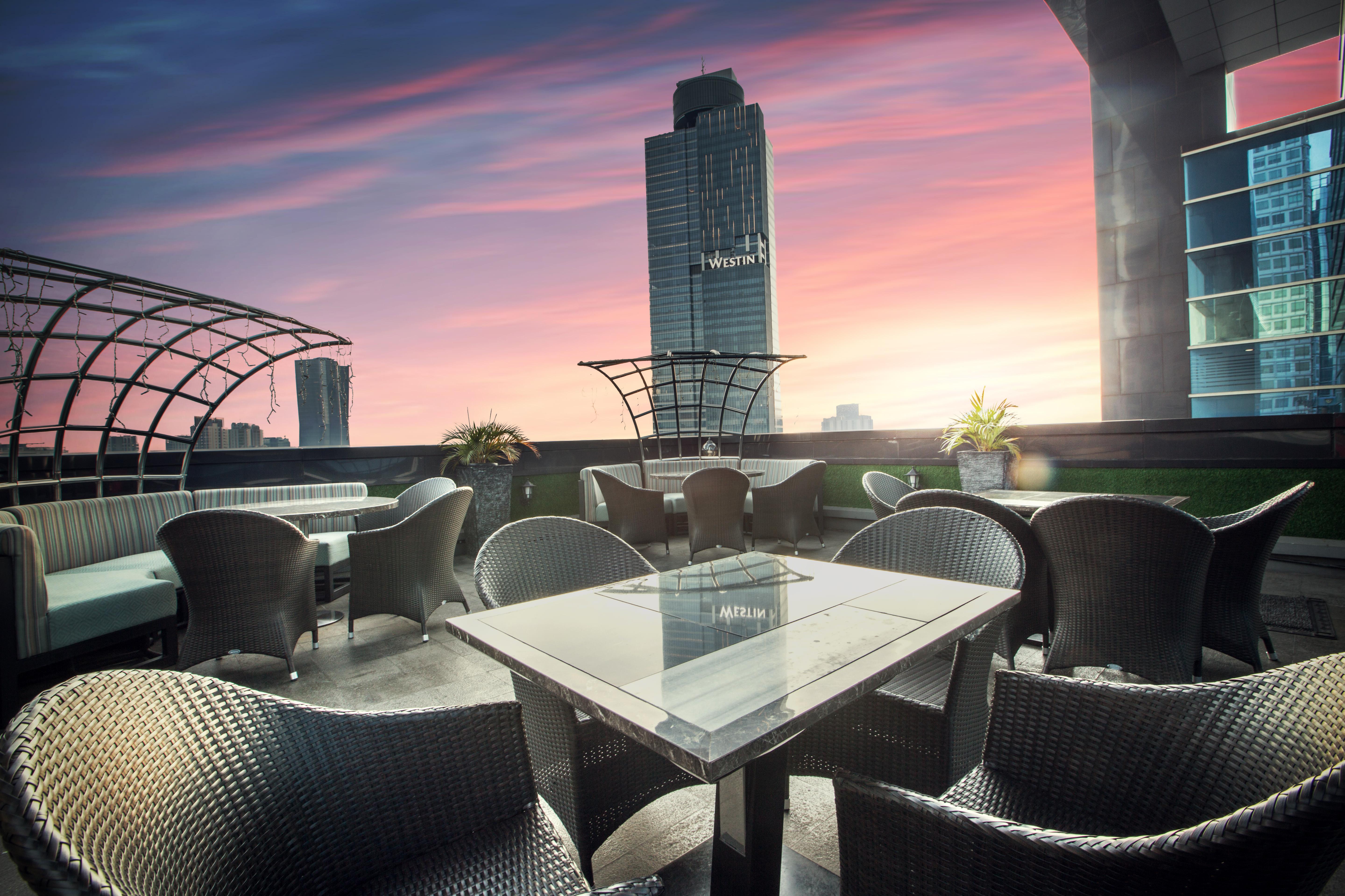 Manhattan Hotel Jakarta Exterior foto