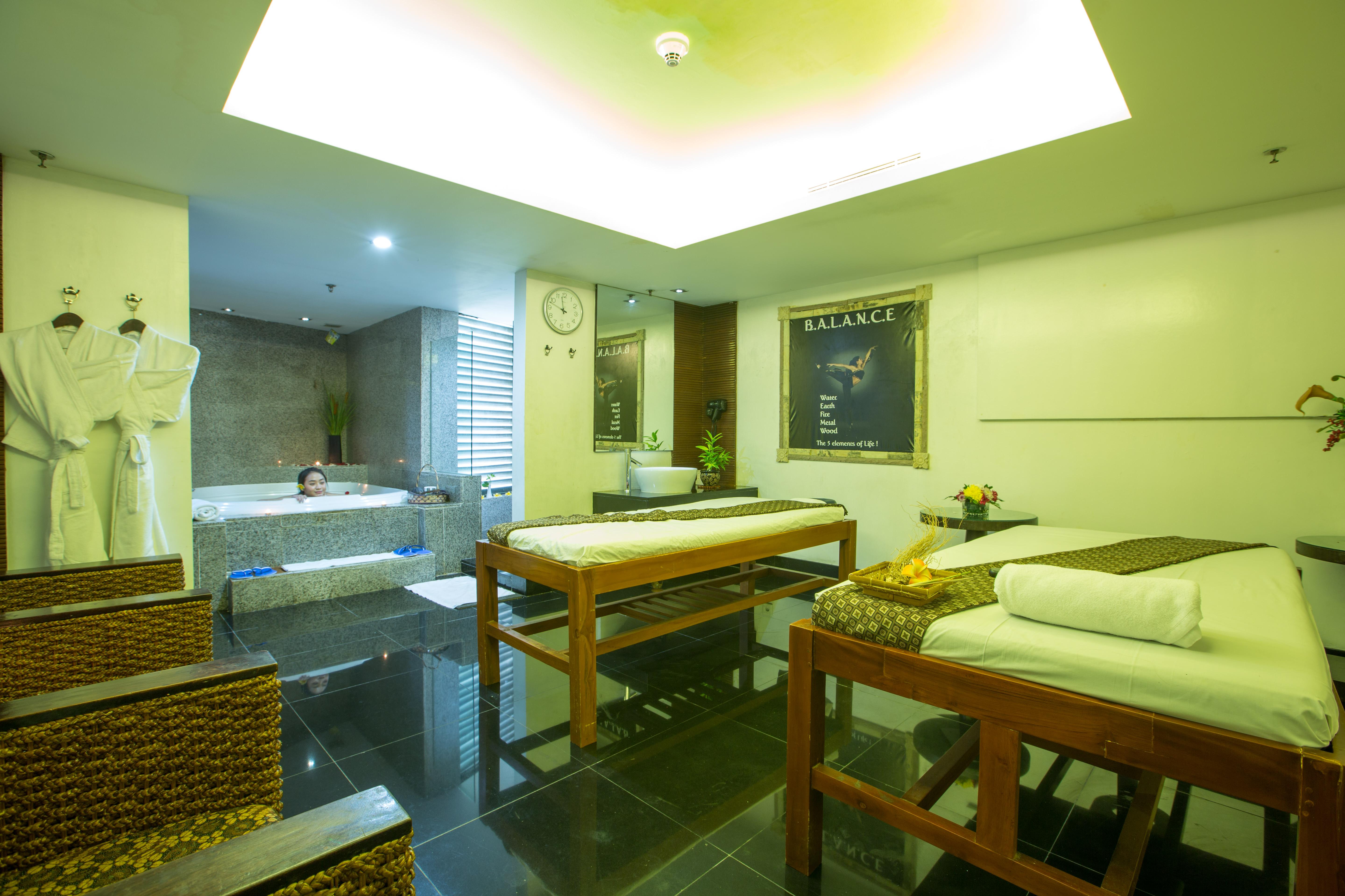 Manhattan Hotel Jakarta Exterior foto