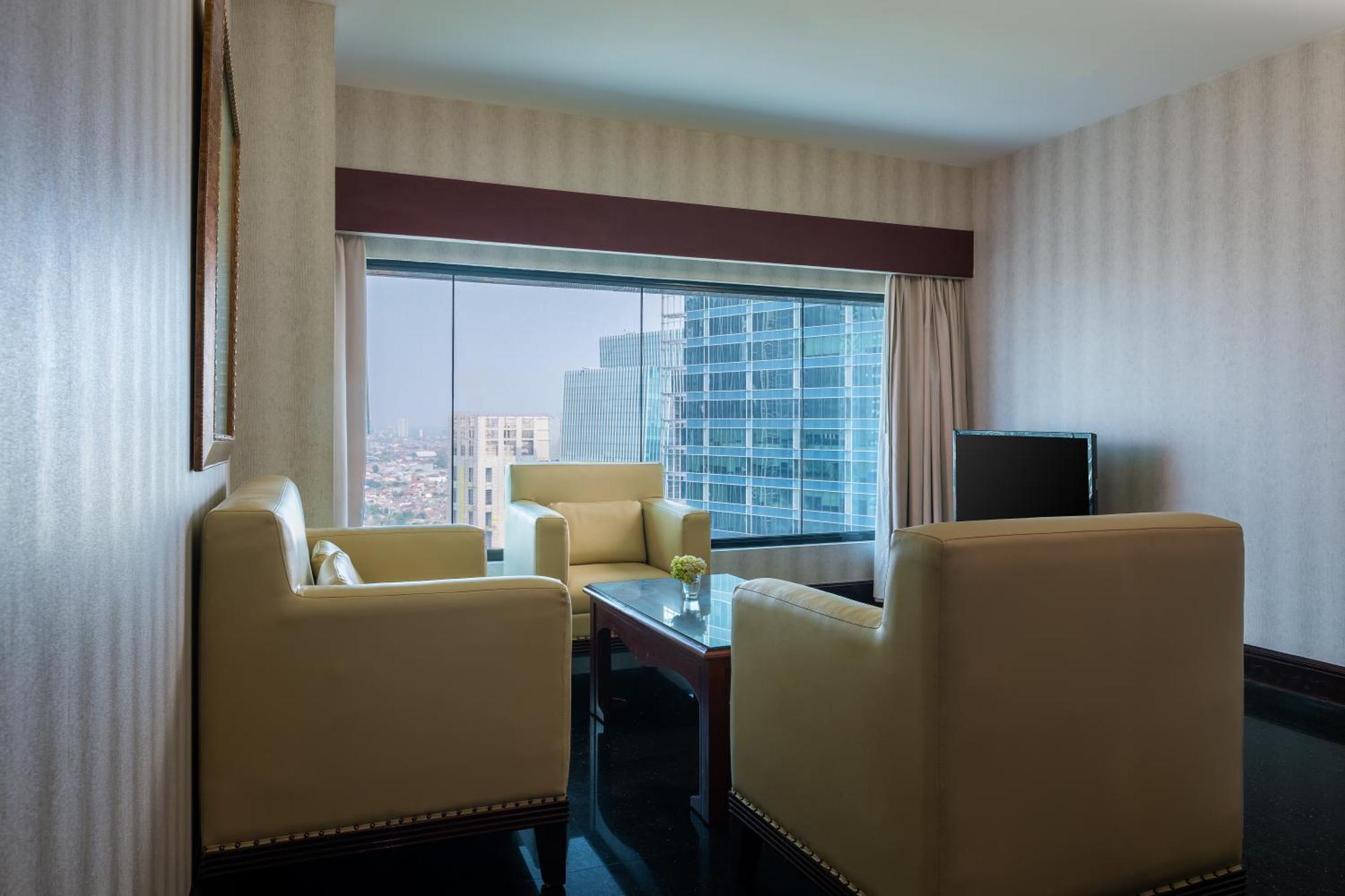 Manhattan Hotel Jakarta Exterior foto