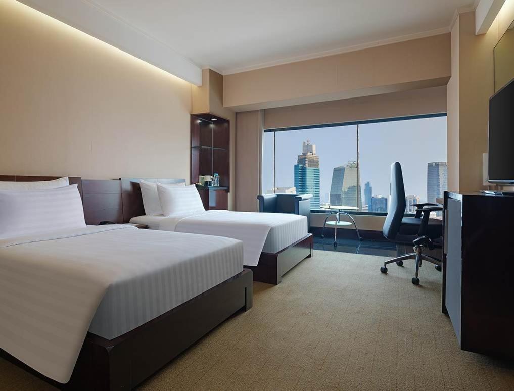 Manhattan Hotel Jakarta Exterior foto