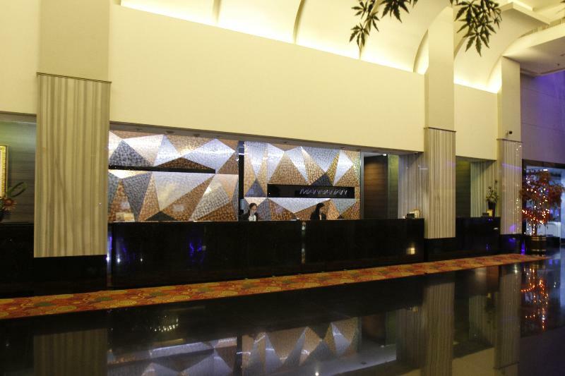 Manhattan Hotel Jakarta Exterior foto